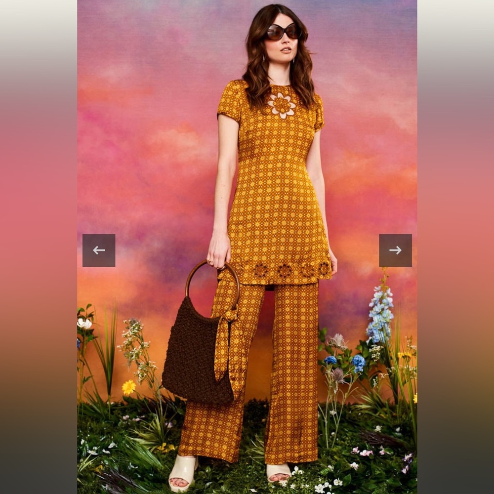 The Hippie Shake Heart of Gold Daisy Broderie tunic